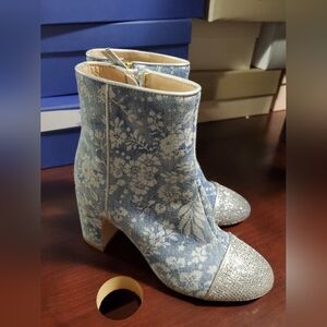 Sz 35 and 40 NIB $395 Polly Plume boots